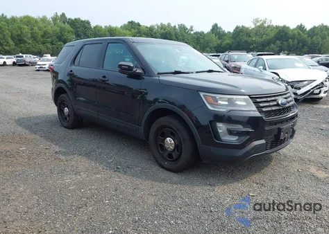 2017 Ford Police Interceptor z USA, uszkodzony, nr VIN 1FM5K8AR6HGD44460
